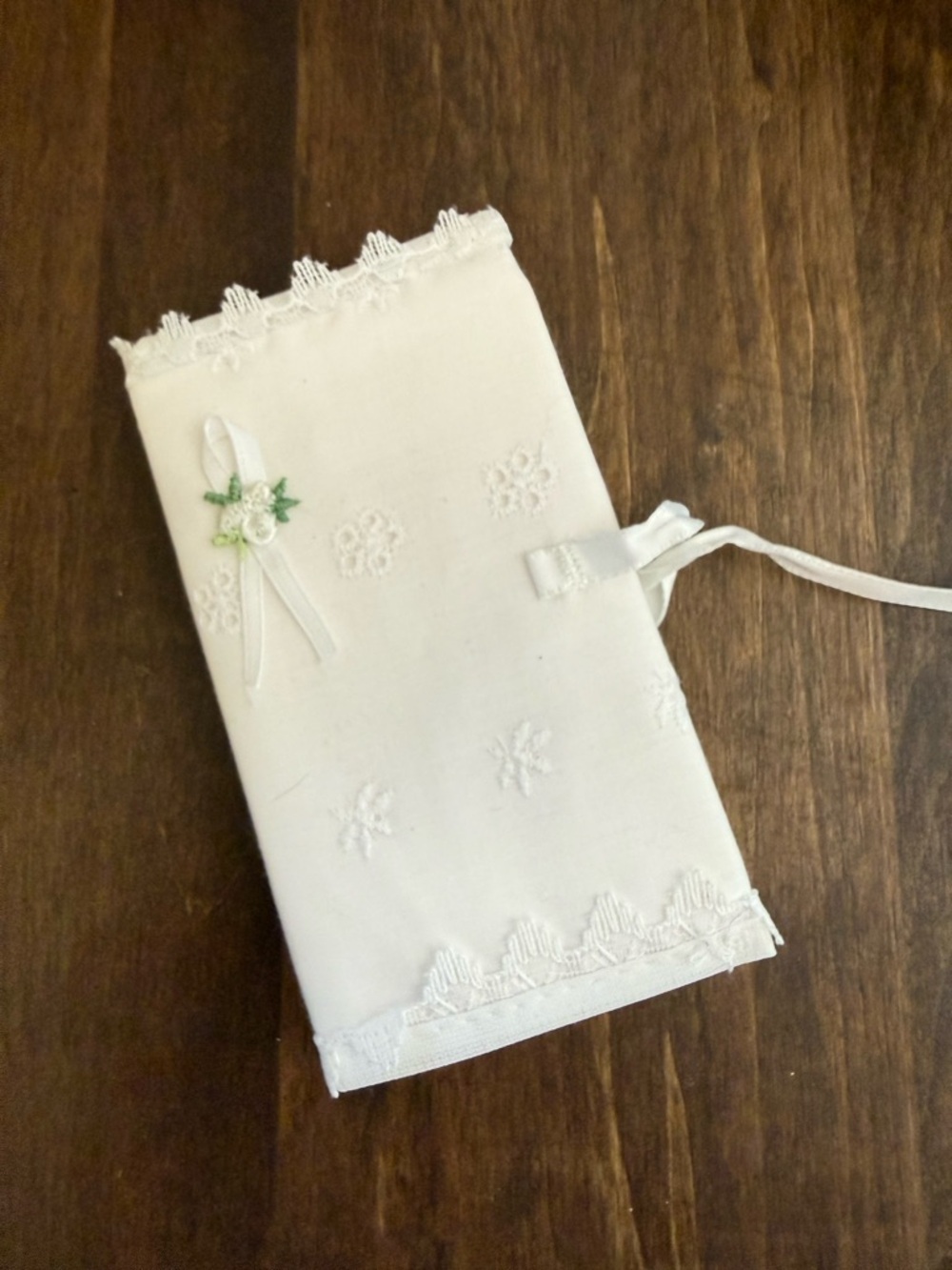 Cute little vintage New Testament 1968 bible. White eyelet lace cover.